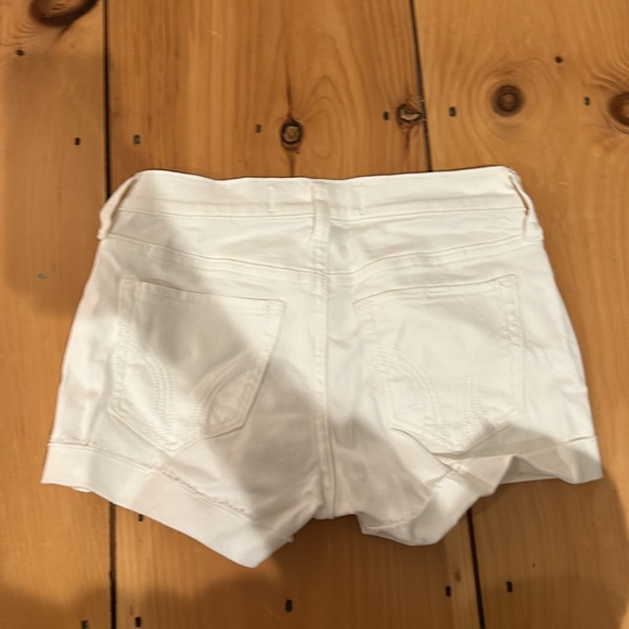 Hollister Low Rise white shorts 3” - Picture 2 of 3